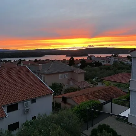 Apartment With A Parking Space Punat, Krk - 22927 Krk Town